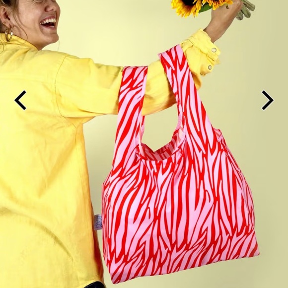 FINAL DROP🚨 💜 NWT reusable floral foldable grocery travel bag - Picture 5 of 5